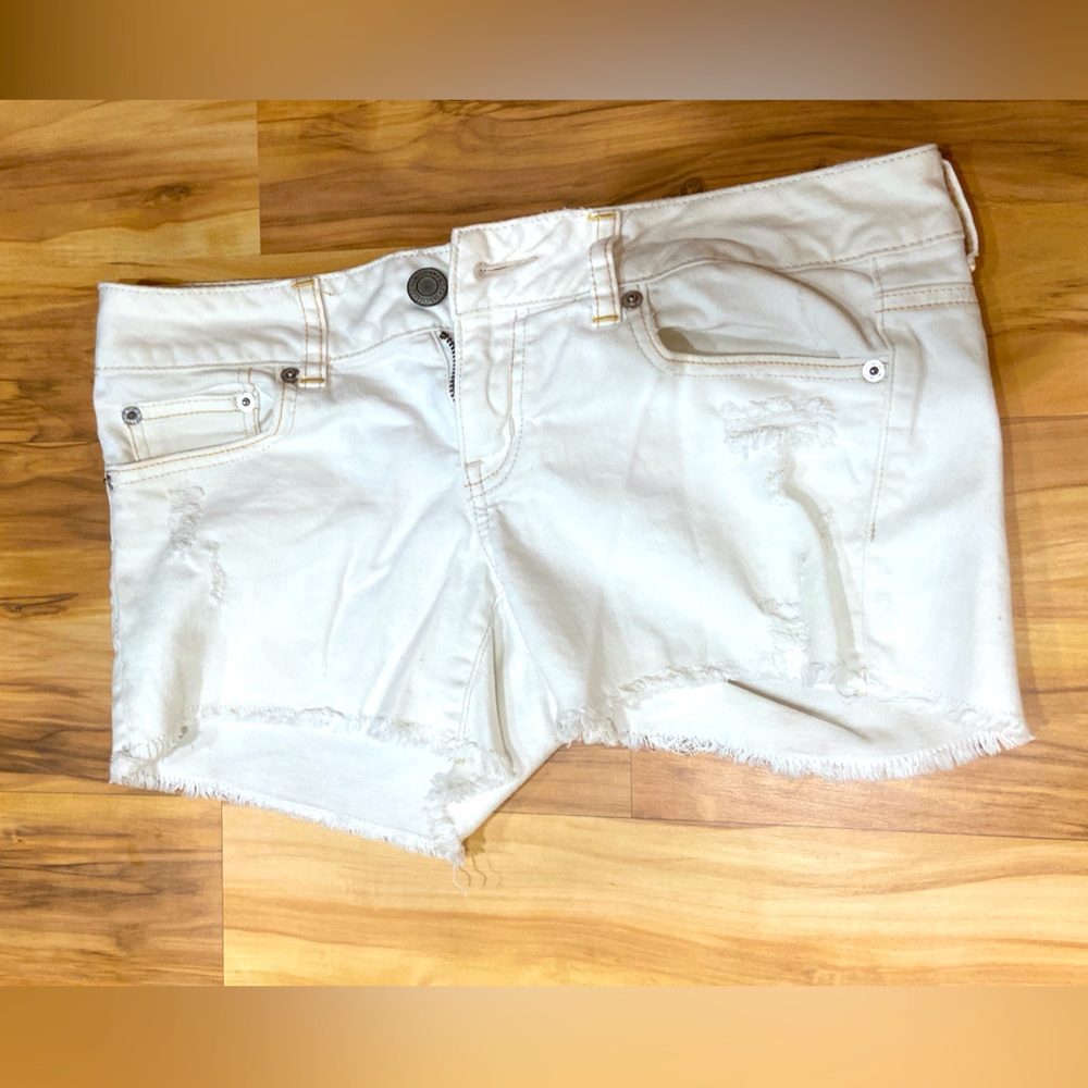 American Eagle destructed jean shorts